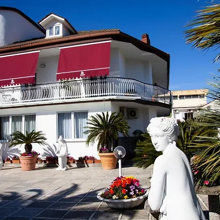 Hotel Ibisco Suites & Relax-2