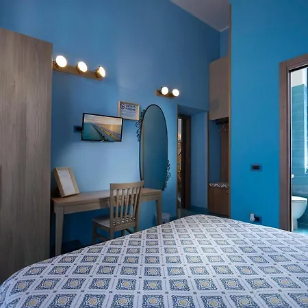 Casina Lambis-2